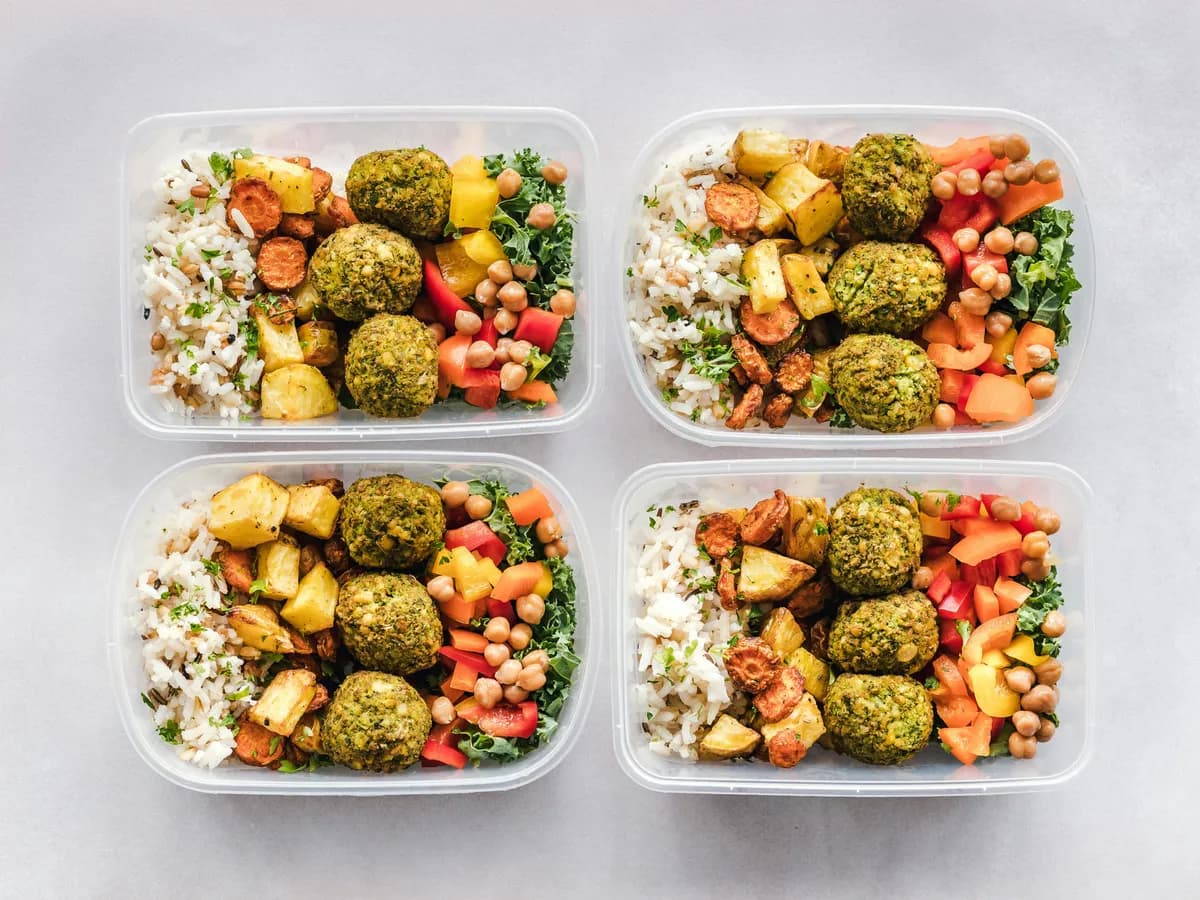 Portion-controlled healthy meal preparation
