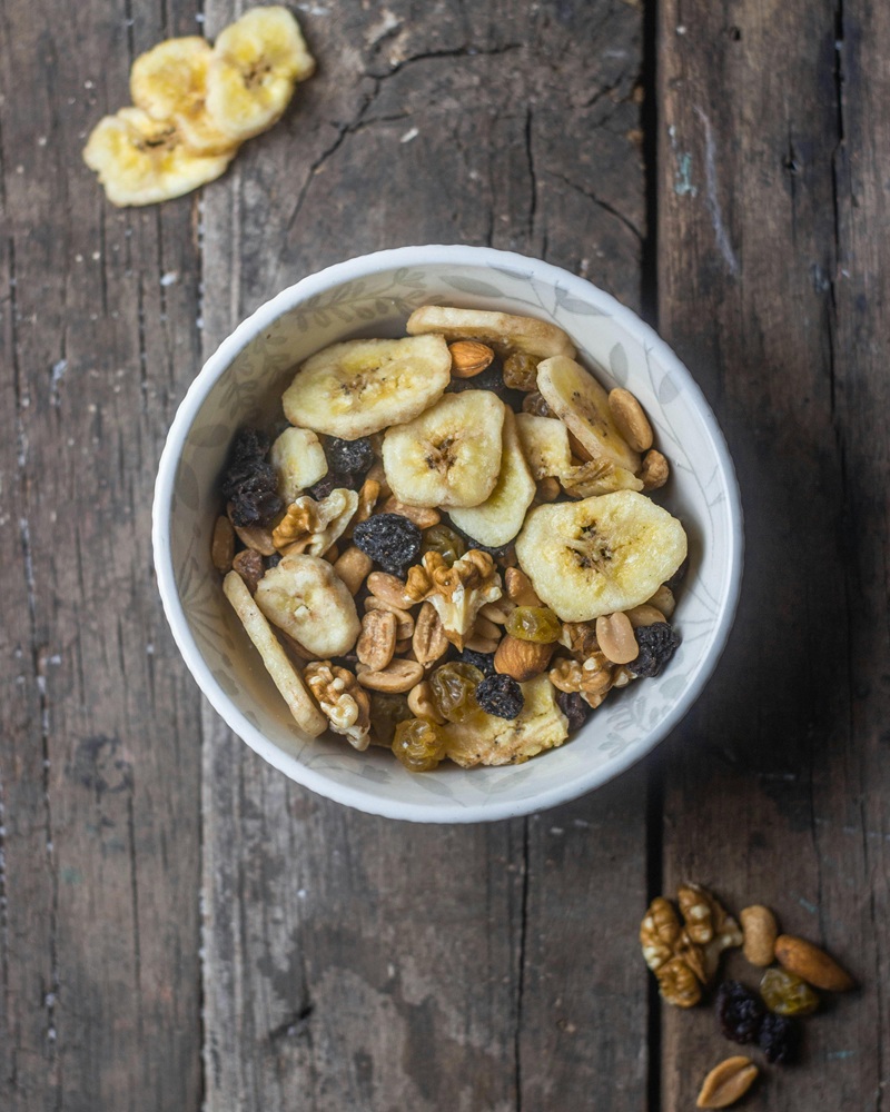 Trail mix and fresh fruit packed for a Gatineau Park hike